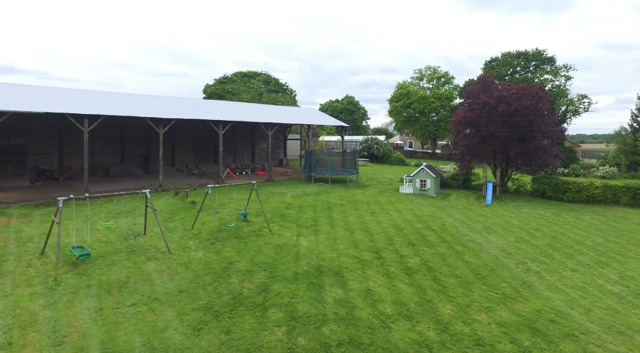 Gite Fraise - Les Gites De La Lohuas Les Champs-Geraux Holiday home