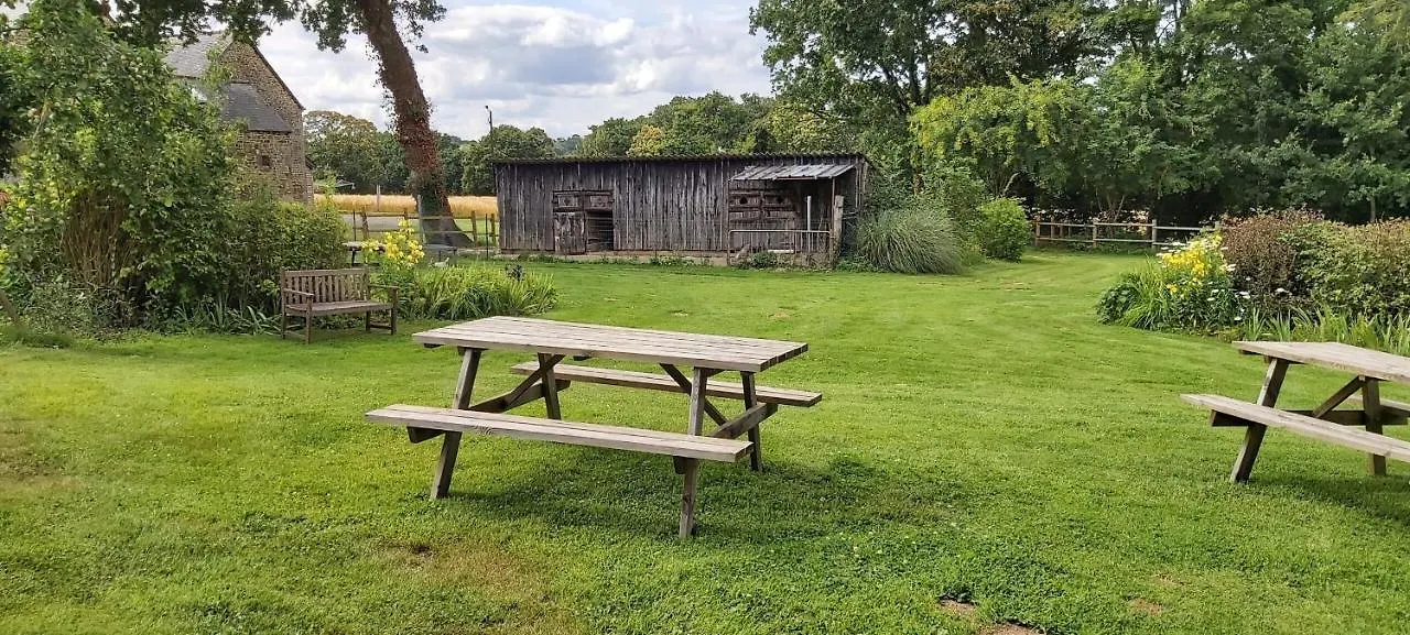 Gite Fraise - Les Gites De La Lohuas Les Champs-Geraux France