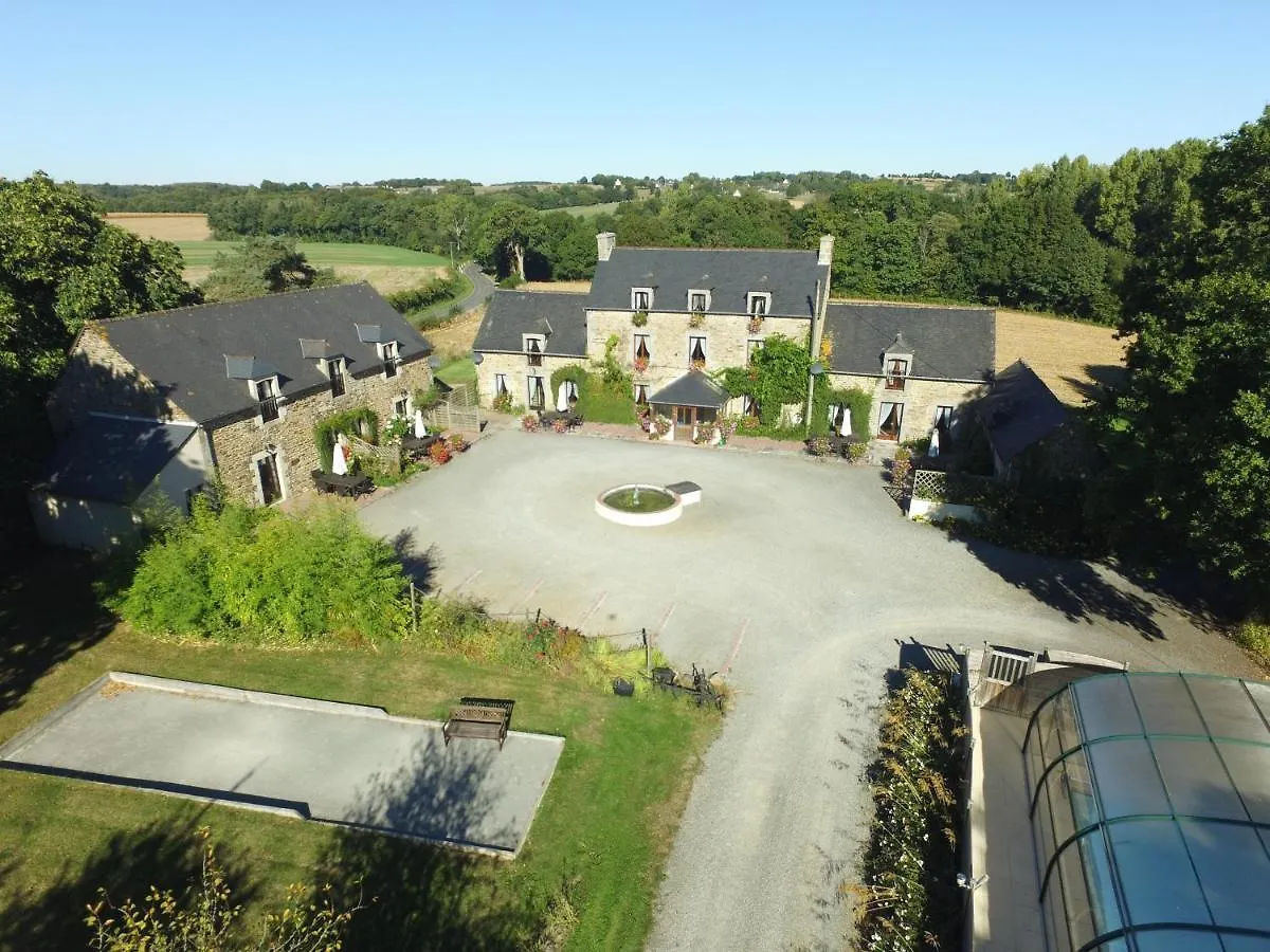 Gite Fraise - Les Gites De La Lohuas Les Champs-Geraux 0*,  France